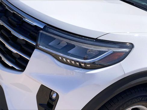 New 2026 Ford Explorer Active RWD image 13