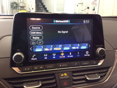 Used 2024 Nissan Altima 2.5 SV image 21