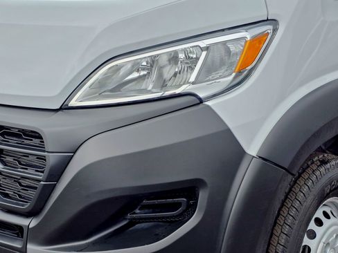 Used 2025 RAM ProMaster 2500 w/ Convenience Group image 5