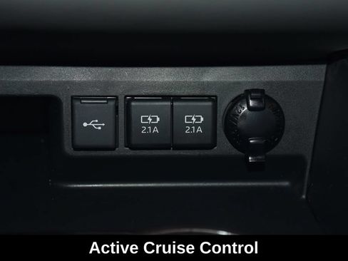 Used 2020 Toyota Highlander Limited AWD/4WD image 24