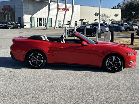 Used 2024 Ford Mustang Premium image 4