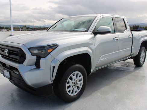 Certified 2024 Toyota Tacoma SR5 image 7