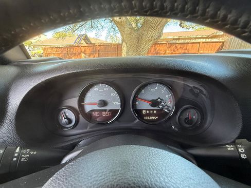 Used 2017 Jeep Wrangler Unlimited Sahara image 21