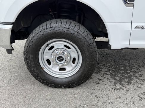 Used 2022 Ford F350 XL w/ Power Equipment Group image 13