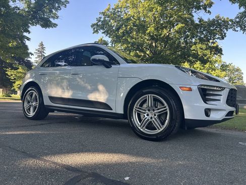 Used 2018 Porsche Macan S AWD/4WD image 3