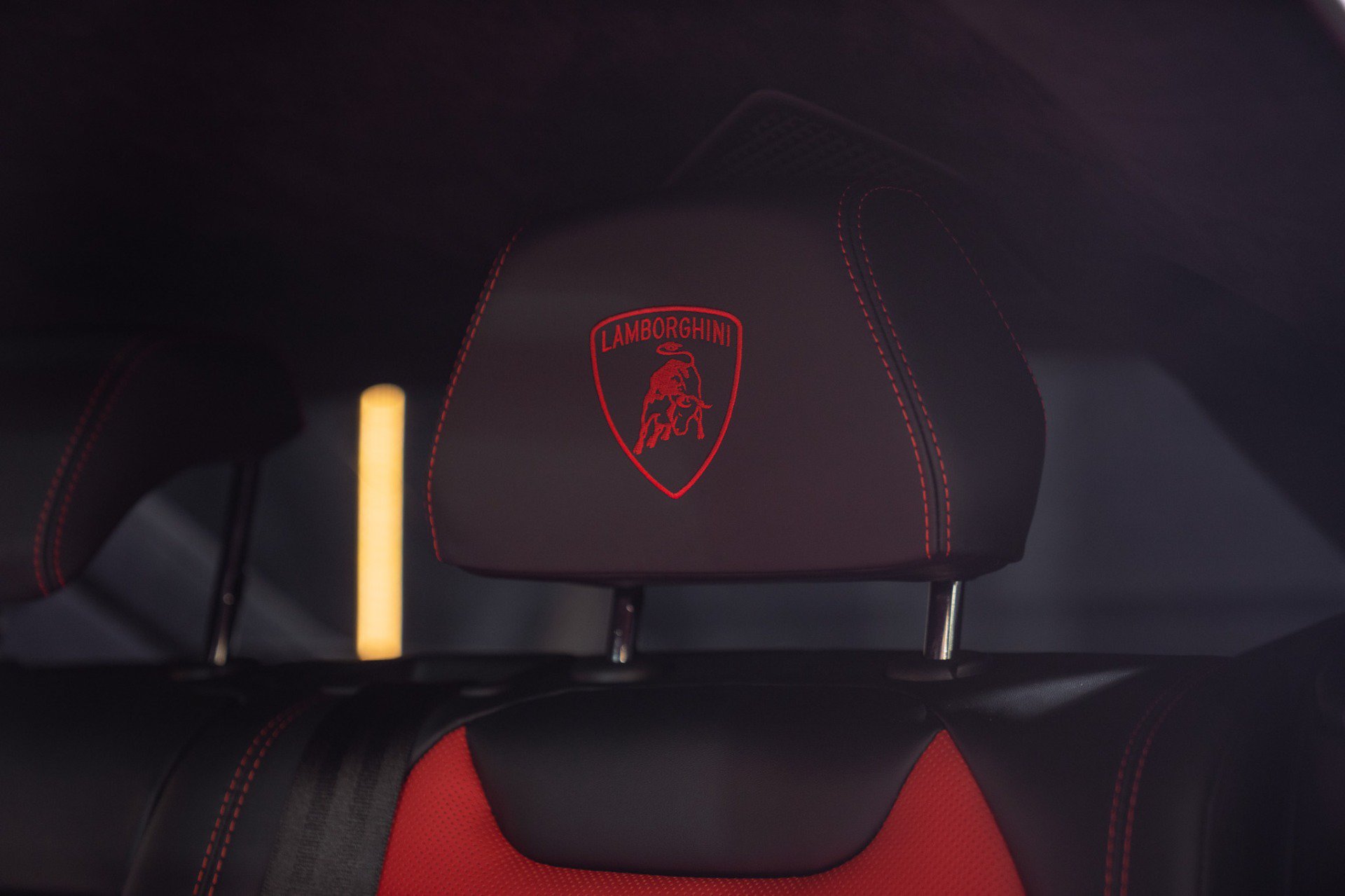Used 2022 Lamborghini Urus AWD/4WD image 53