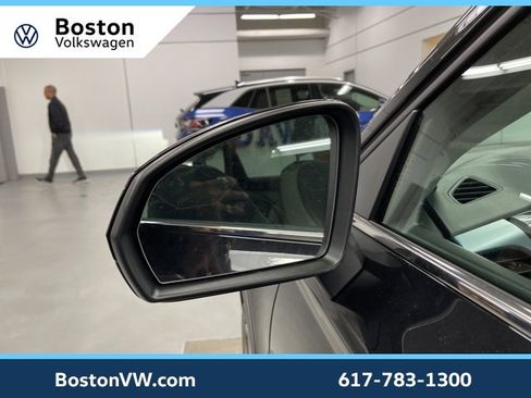 New 2026 Volkswagen Taos SE image 13