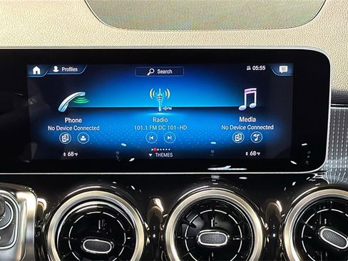 Used 2021 Mercedes-Benz GLB 250 4MATIC image 19