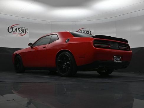 Used 2015 Dodge Challenger R/T image 23