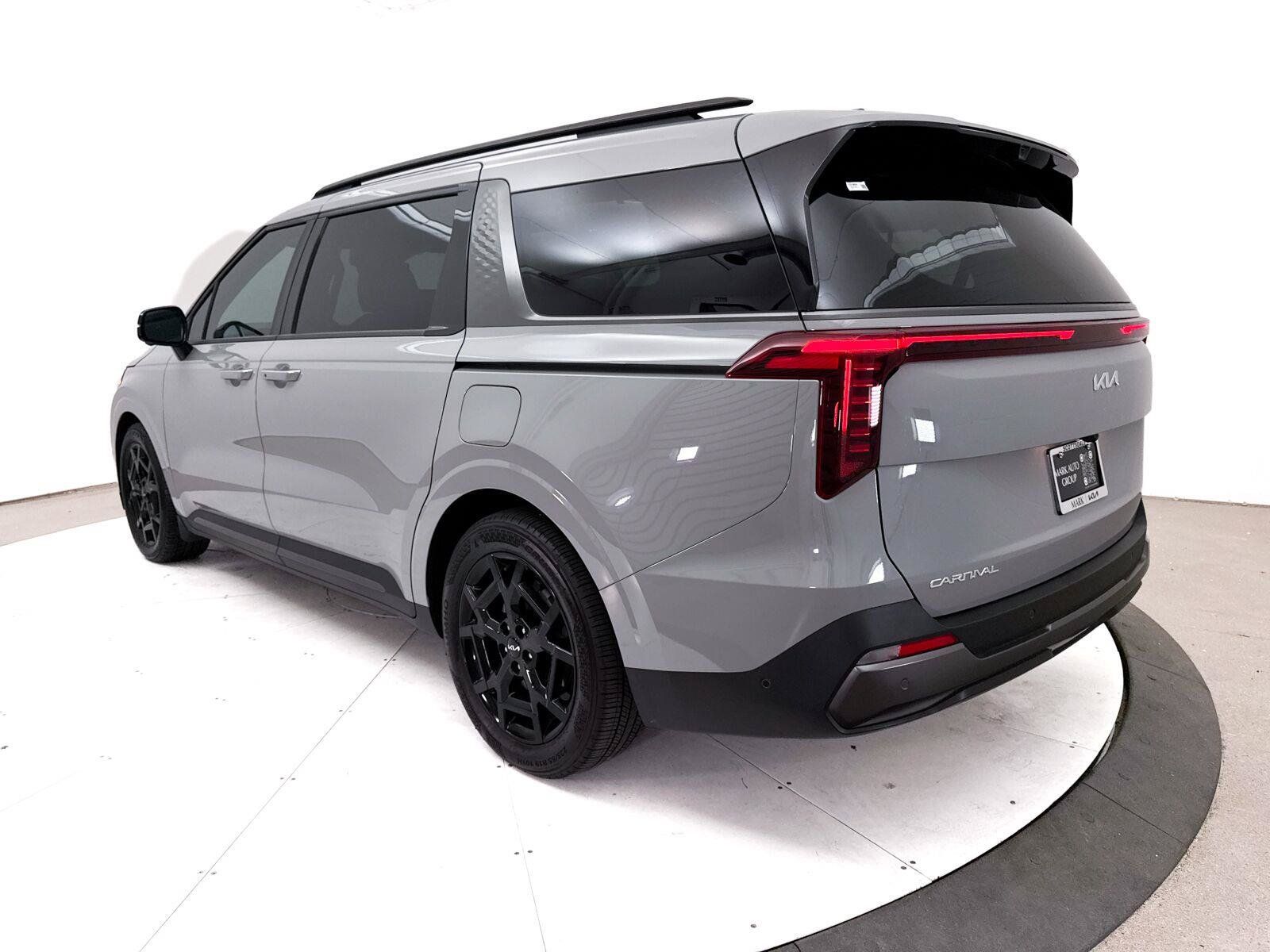 Certified 2025 Kia Carnival SX Prestige FWD image 20