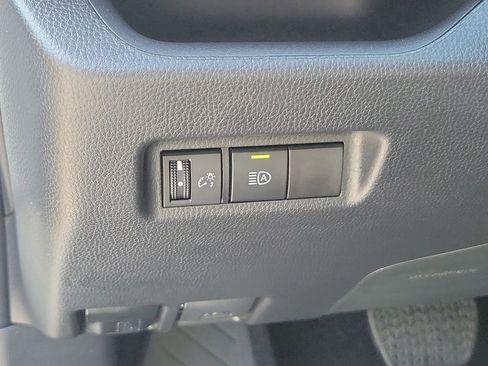 Certified 2025 Toyota RAV4 LE image 25