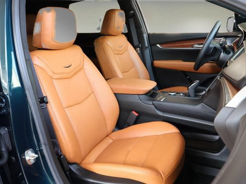 Certified 2025 Cadillac XT5 Premium Luxury image 18