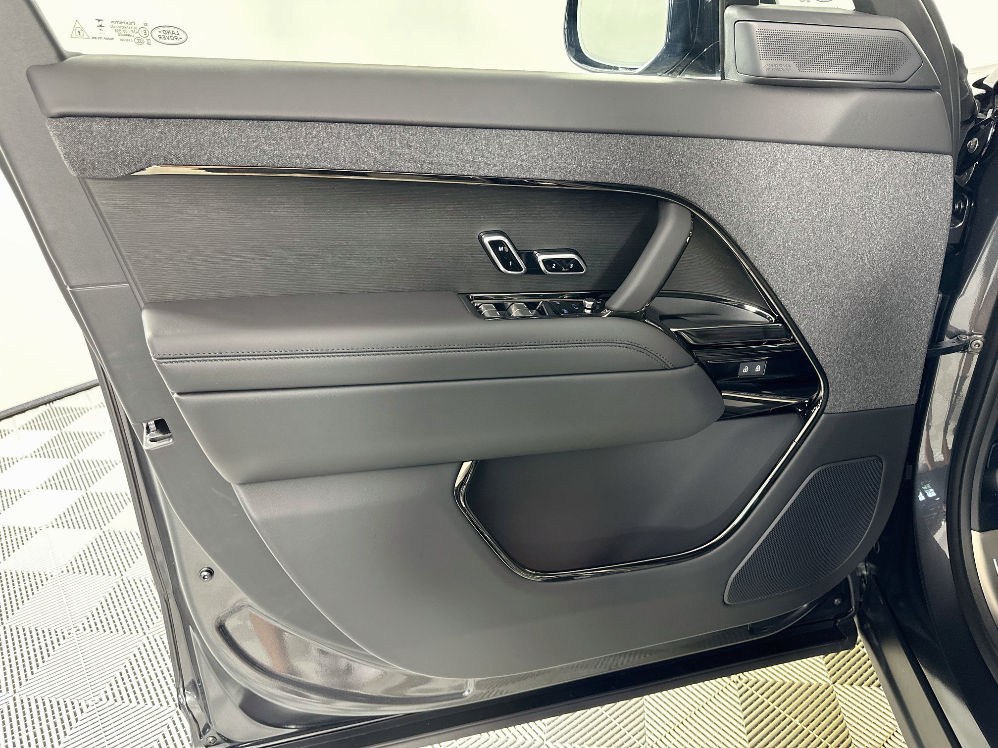 New 2027 Land Rover Range Rover Sport Dynamic SE AWD/4WD image 14