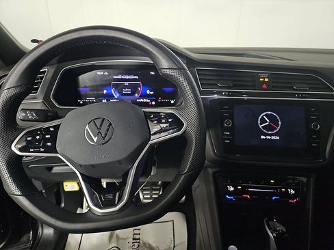 Used 2024 Volkswagen Tiguan SE R-Line AWD/4WD image 9