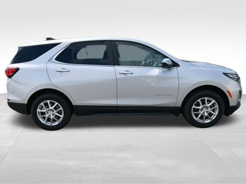 Used 2022 Chevrolet Equinox LT AWD/4WD image 9