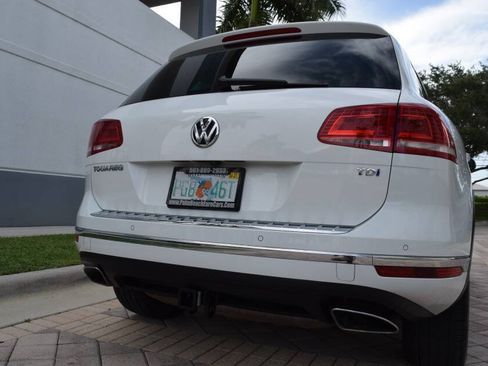 Used 2016 Volkswagen Touareg TDI AWD/4WD image 20