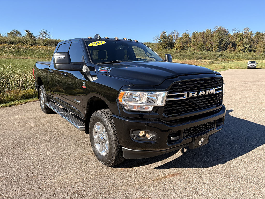 Used 2024 RAM 3500 Big Horn w/ Level 2 Equipment Group AWD/4WD image 7