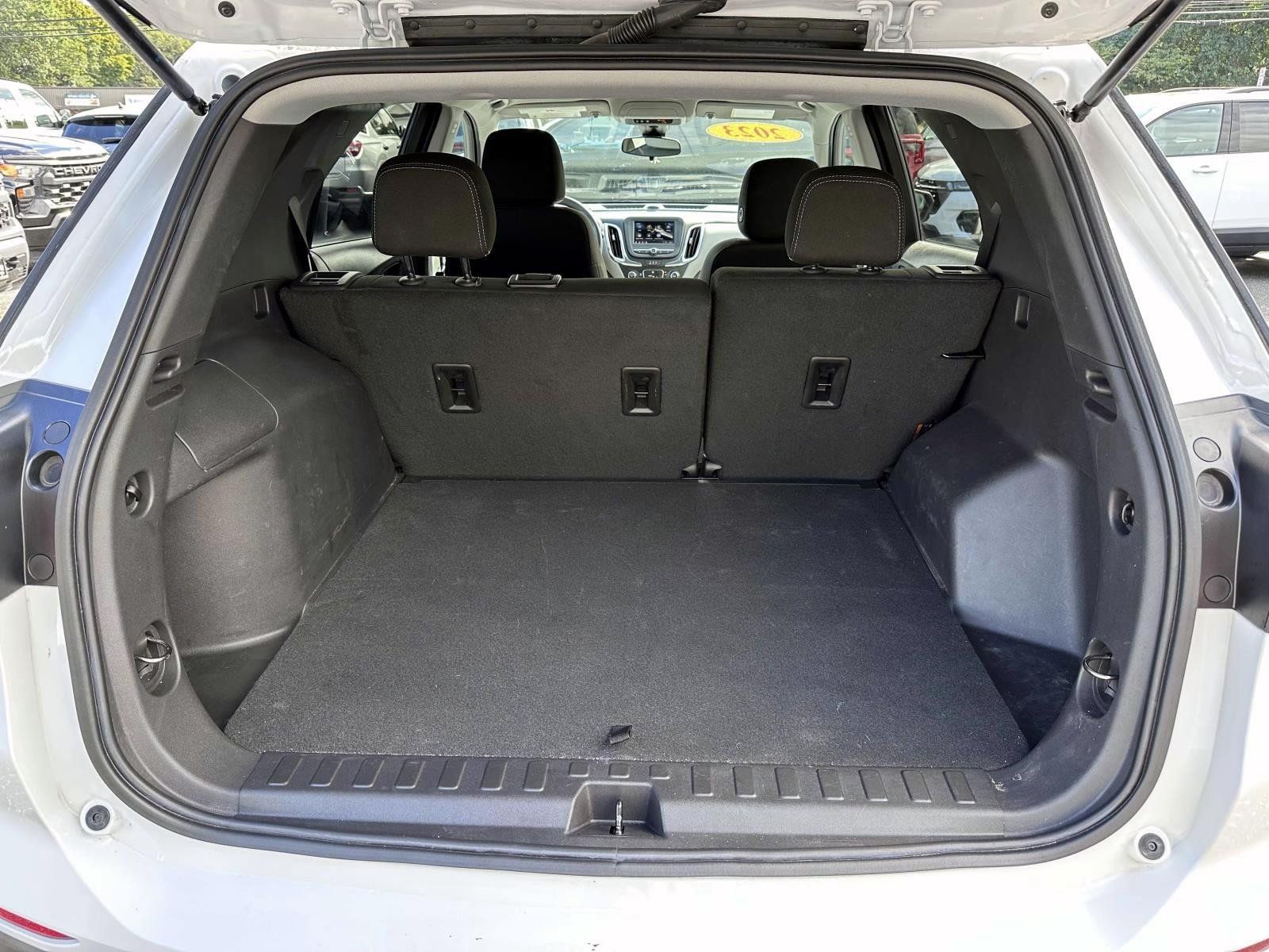 Used 2023 Chevrolet Equinox LS w/ LS Convenience Package AWD/4WD image 7