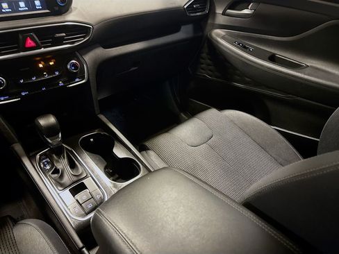 Used 2019 Hyundai Santa Fe SE image 25