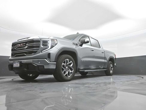 Used 2024 GMC Sierra 1500 SLT w/ SLT Premium Plus Package AWD/4WD image 43
