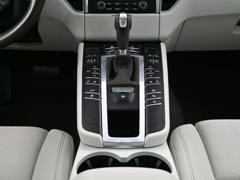 Certified 2018 Porsche Macan S AWD/4WD image 10