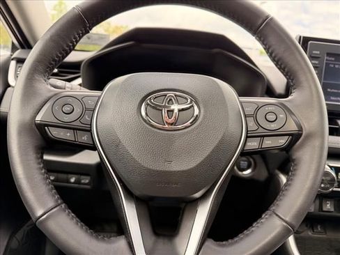Used 2022 Toyota RAV4 XLE Premium AWD/4WD image 19