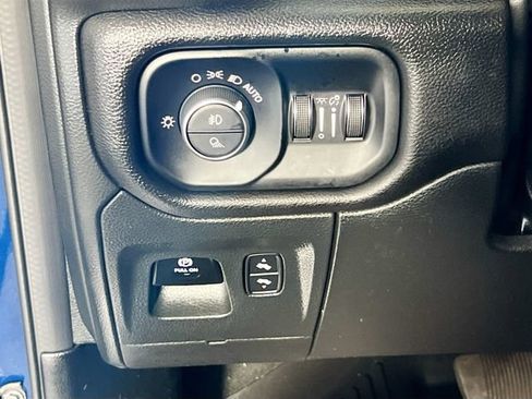 Used 2023 RAM 1500 Laramie AWD/4WD image 21