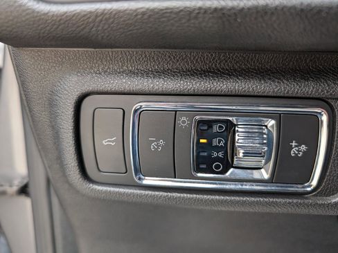 Used 2022 Lincoln Corsair Reserve w/ Equipment Group 201A image 20