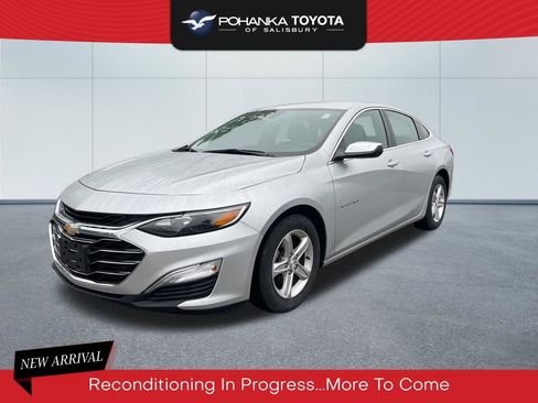 Used 2022 Chevrolet Malibu LS FWD image 1
