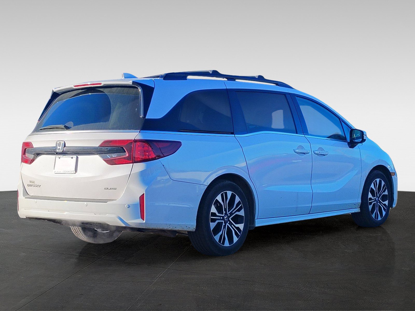 Used 2025 Honda Odyssey Elite image 5
