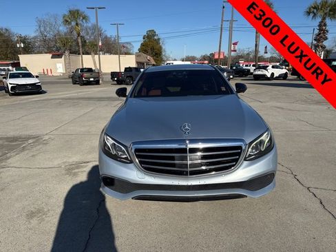 Used 2017 Mercedes-Benz E 300 image 2