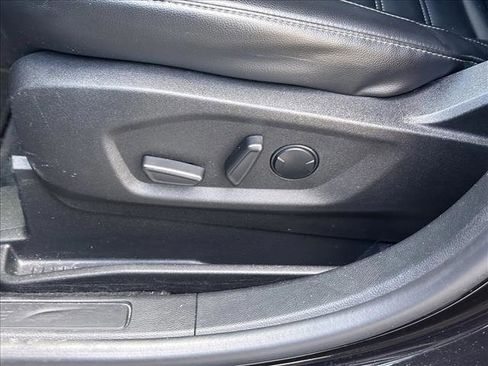 Used 2023 Ford Edge SEL image 18