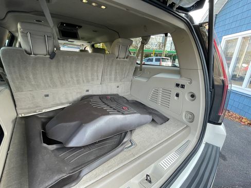 Used 2015 Cadillac Escalade ESV Premium image 23