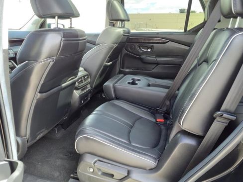 Used 2025 Honda Pilot Elite image 13