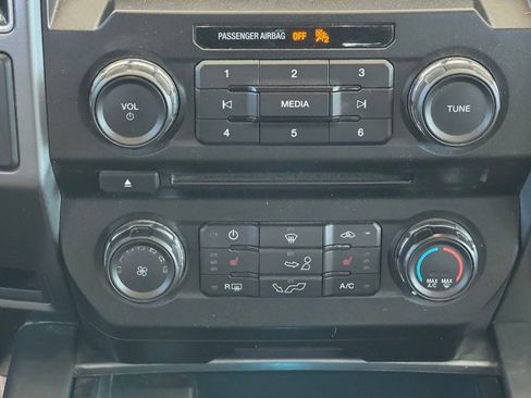 Used 2018 Ford F150 XLT w/ Equipment Group 302A Luxury AWD/4WD image 32