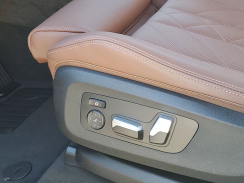 Certified 2024 BMW X5 xDrive40i w/ Premium Package image 9