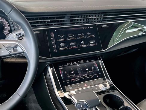 Used 2023 Audi Q8 Premium AWD/4WD image 6