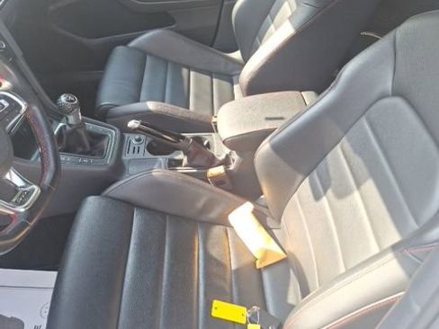 Used 2017 Volkswagen GTI SE FWD image 11