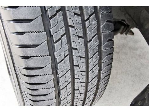 Used 2019 Toyota Tacoma TRD Sport w/ Technology Package image 30