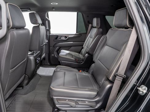 Used 2025 GMC Yukon Elevation AWD/4WD image 32