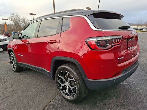 Certified 2024 Jeep Compass Limited image 4