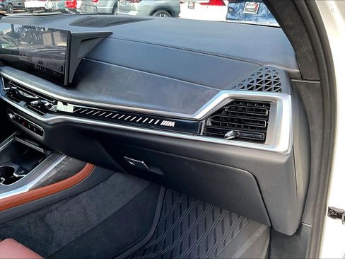 Certified 2025 BMW X7 M60i image 18