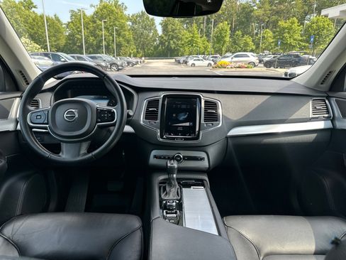 Used 2018 Volvo XC90 T6 Momentum w/ Convenience Package AWD/4WD image 18
