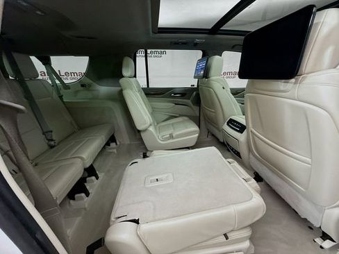 Used 2022 Cadillac Escalade ESV Sport Platinum w/ Heavy-Duty Trailer Package image 34