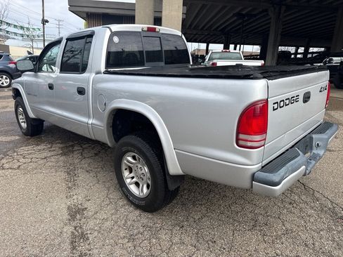 Used 2002 Dodge Dakota Sport image 2