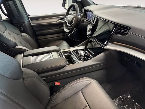 New 2026 Jeep Grand Wagoneer 4WD image 4