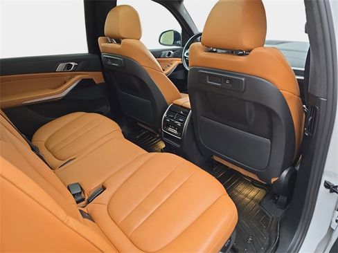 Used 2022 BMW X7 xDrive40i w/ M Sport Package image 13