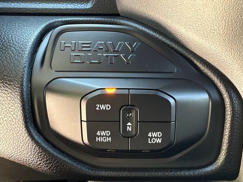 Used 2025 RAM 2500 Big Horn AWD/4WD image 32