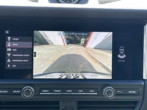 Used 2021 Porsche Macan S image 34