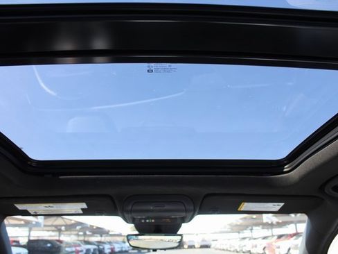 Used 2025 Cadillac XT4 Sport image 19